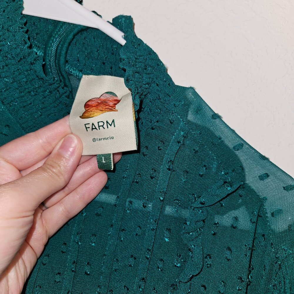 Farm Rio green long sleeved blouse large new with out tags.